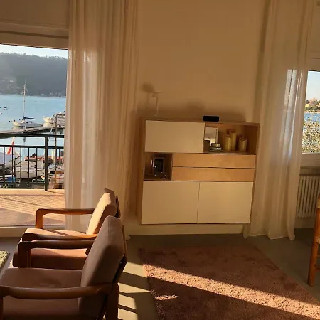 Claudia - 1 Minute Walk To Porto Venere