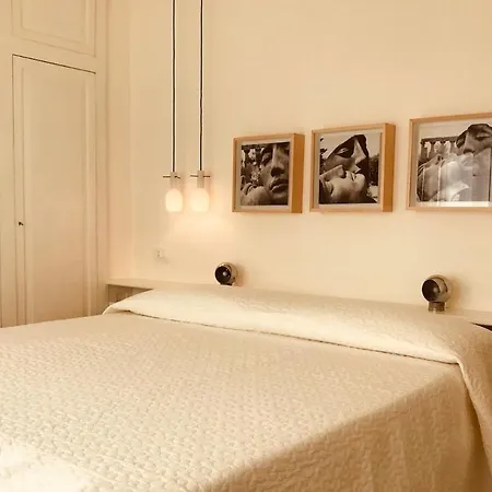 Villa Claudia - 1 Minute Walk To *
