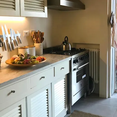 Villa Claudia - 1 Minute Walk To *