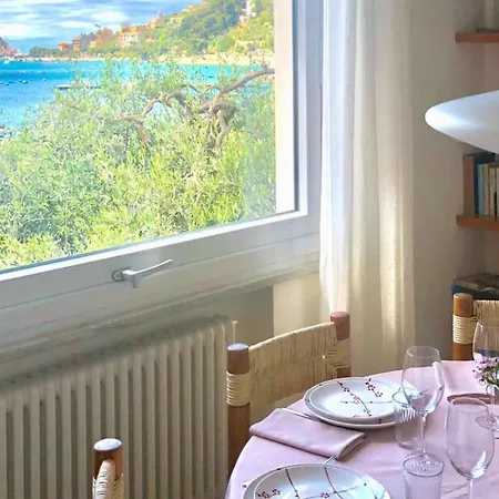 Claudia - 1 Minute Walk To Porto Venere