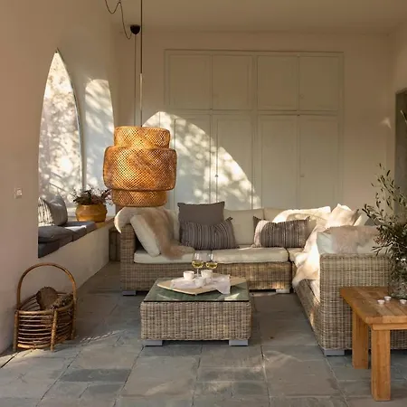 Villa Claudia - 1 Minute Walk To