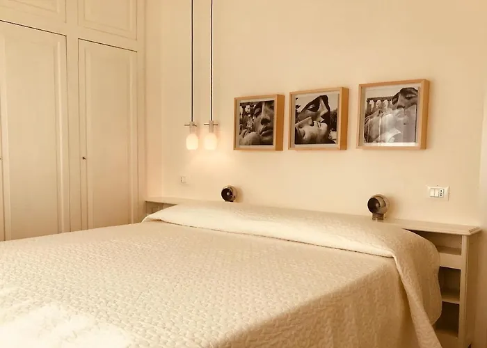 Villa Claudia - 1 Minute Walk To *