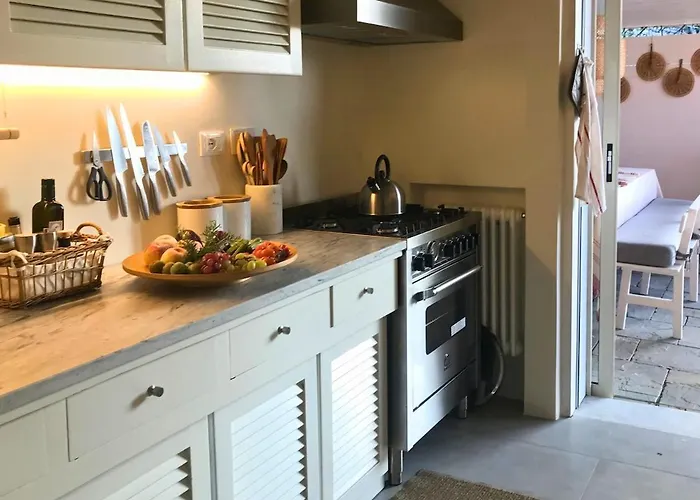Villa Claudia - 1 Minute Walk To *
