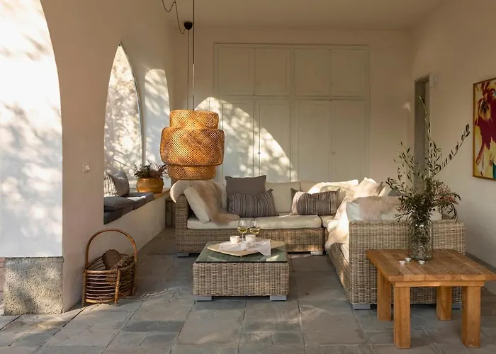 Villa Claudia - 1 Minute Walk To