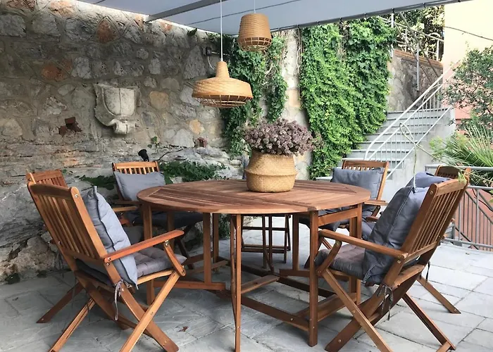 Villa Claudia - 1 Minute Walk To *